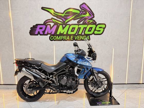 TRIUMPH TIGER 800 XR TRIUMPH TIGER 800 XR